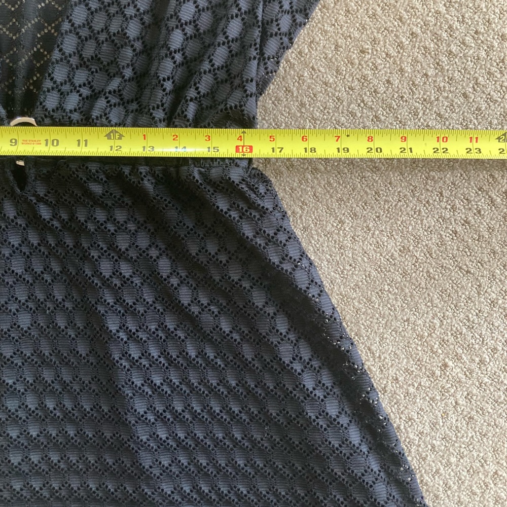 J. Valdi, black XL swim coverup, with plunging neckline, in VGUC - Picture 8 of 9
